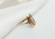 Afbeelding in Gallery-weergave laden, vintage 14 krt geel gouden camee ring