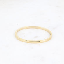 Afbeelding in Gallery-weergave laden, goudkleurige platte hoekige bangle van stainless steel