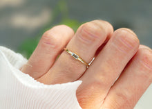 Afbeelding in Gallery-weergave laden, echt geel gouden ring met blauwe aquamarijn | 14 krt geel goud