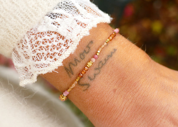 fijn armbandje van roze / bruine mineralen 🍂✨ met goudkleurige accenten