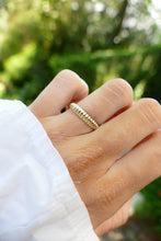 Afbeelding in Gallery-weergave laden, brede ring met patroon | 14 krt geel goud