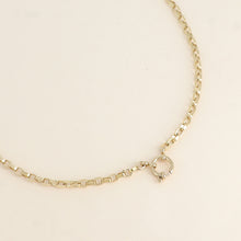 Afbeelding in Gallery-weergave laden, goudkleurig schakelcollier met groot slot stainless steel
