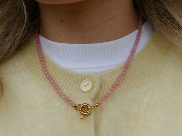 handgemaakt snoep roze mineralen collier met groot slot