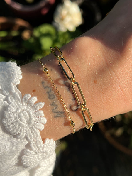 fijn goudkleurig armbandje met bolletjes | stainless steel