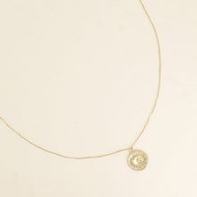 Afbeelding in Gallery-weergave laden, fijn goudkleurig collier met zon / maan 🌞 stainless steel
