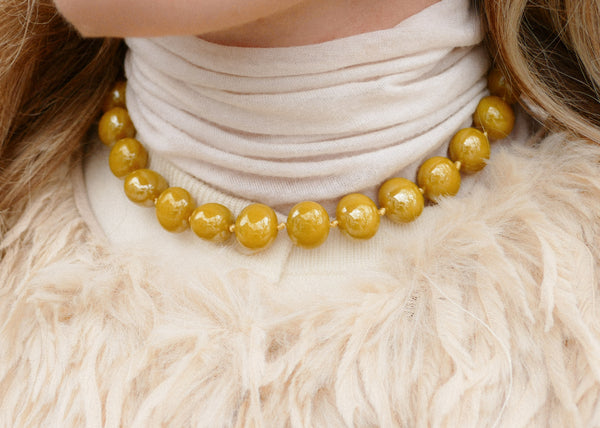 pistache collier van resin met stainless steel