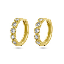 Afbeelding in Gallery-weergave laden, geel gouden oorringen met zirkonia steentjes 13 mm diameter | 14 krt geel goud
