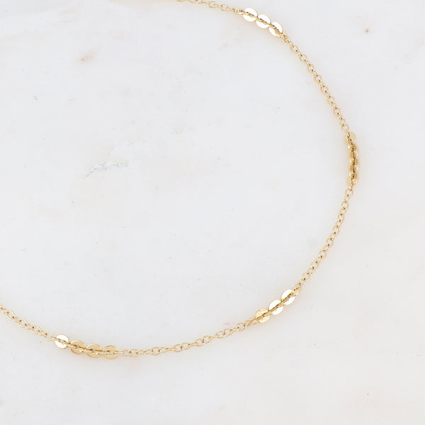 goudkleurig fijn collier met tussenstukjes | stainless steel