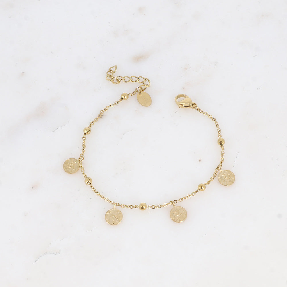 fijne goudkleurige armband met gehamerde muntjes stainless steel