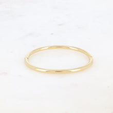 Afbeelding in Gallery-weergave laden, goudkleurige bangle van stainless steel
