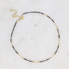 Afbeelding in Gallery-weergave laden, collier met zwarte mineralen en stainless steel
