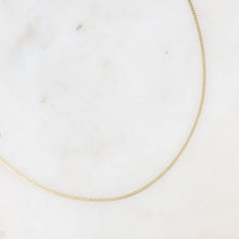 Afbeelding in Gallery-weergave laden, goudkleurig fijn slangen collier van stainless steel
