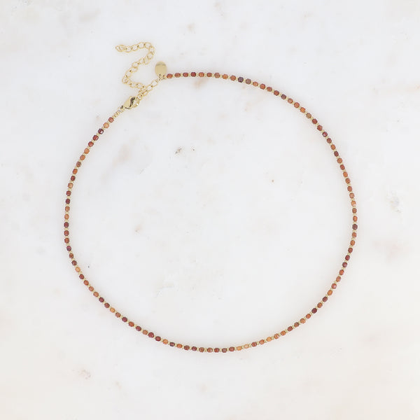collier van fijne bruine mineralen met goudkleurige accenten