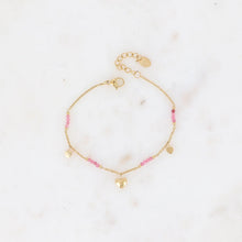 Afbeelding in Gallery-weergave laden, goudkleurig armbandje met roze mineralen en hartje | stainless steel
