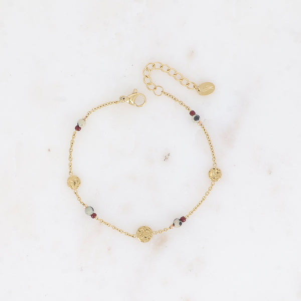 fijne goudkleurige armband met muntjes en gekleurde kraaltjes stainless steel