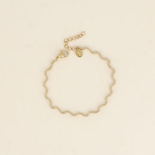 Afbeelding in Gallery-weergave laden, goudkleurige wave armband stainless steel
