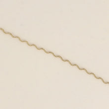 Afbeelding in Gallery-weergave laden, goudkleurige wave armband stainless steel
