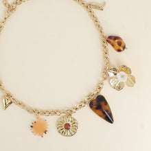 Afbeelding in Gallery-weergave laden, goudkleurig schakel collier met statement bedels 🤎 | stainless steel
