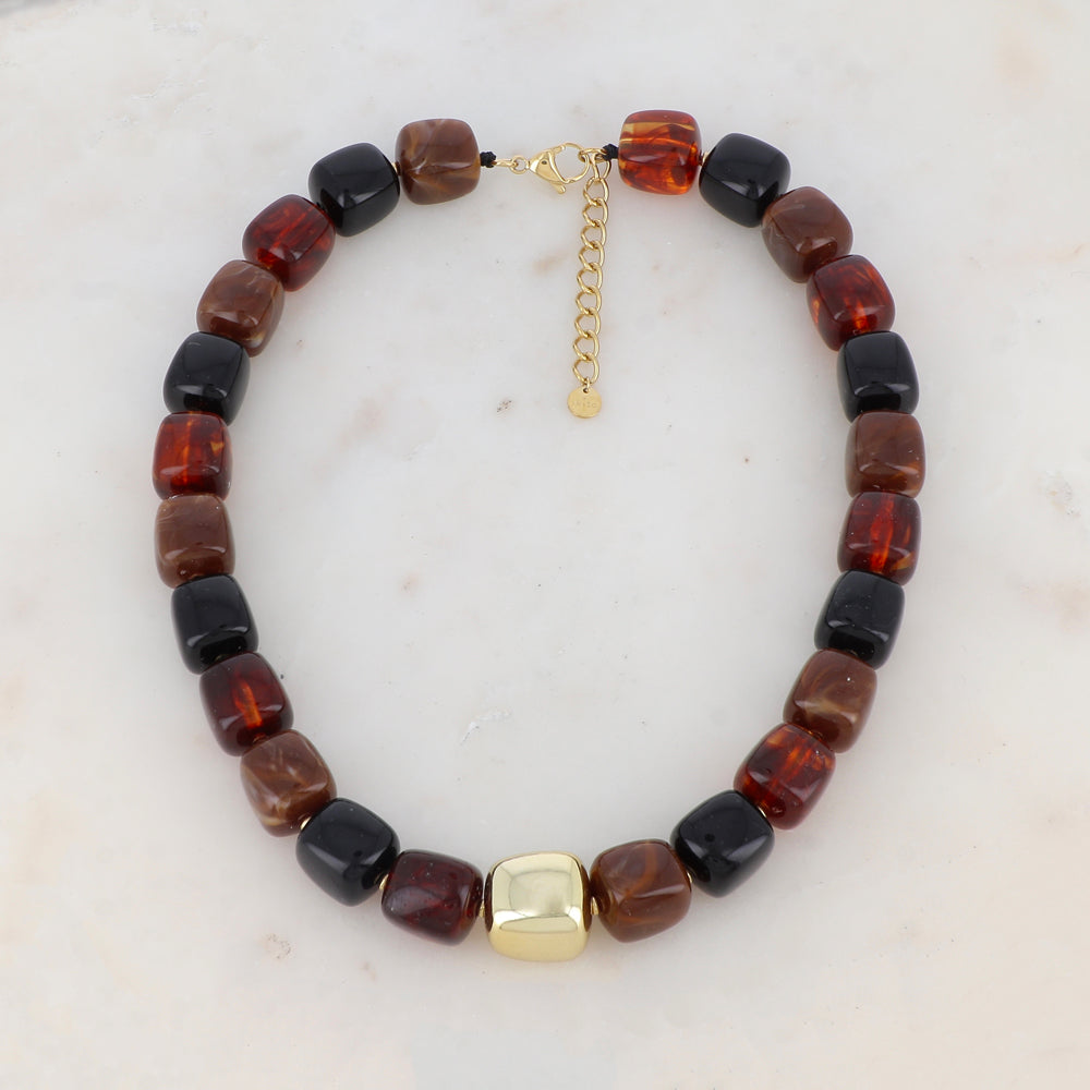 statement collier van donkerbruine resin vierkante kralen