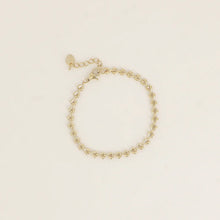 Afbeelding in Gallery-weergave laden, armbandje met hartjes in elkaar van goudkleurig stainless steel
