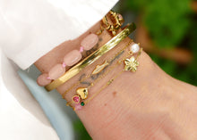 Afbeelding in Gallery-weergave laden, goudkleurig dubbel armbandje met roze accenten | stainless steel
