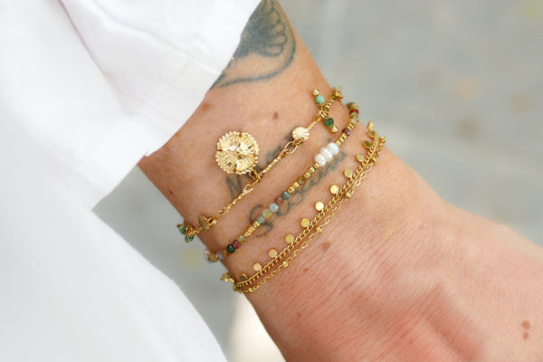 armband van agaath in groene tinten met witte parels