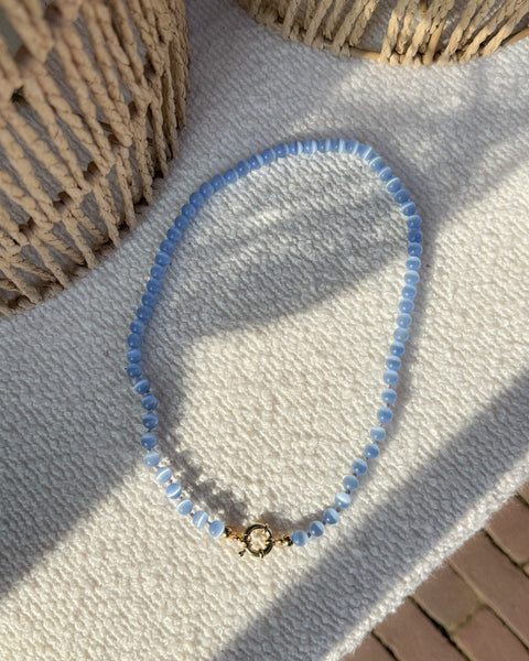 handgemaakt ijs blauw mineralen collier met groot slot