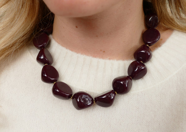 statement collier van donker bordeaux rode kralen