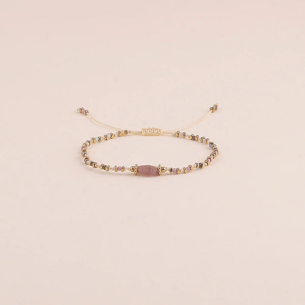 fijn gekleurde armband van toermalijn mineralen in roze tinten