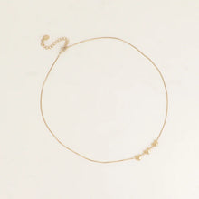 Afbeelding in Gallery-weergave laden, fijn goudkleurig collier met 3 hartjes | stainless steel
