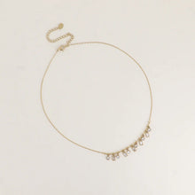 Afbeelding in Gallery-weergave laden, pre order! fijn goudkleurig collier met transparante stenen en bolletjes | stainless steel
