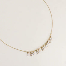 Afbeelding in Gallery-weergave laden, pre order! fijn goudkleurig collier met transparante stenen en bolletjes | stainless steel
