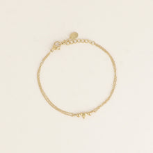Afbeelding in Gallery-weergave laden, fijn goudkleurig armbandje met 3 hartjes naast elkaar | stainless steel
