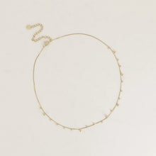 Afbeelding in Gallery-weergave laden, fijn goudkleurig collier met bolletjes | stainless steel
