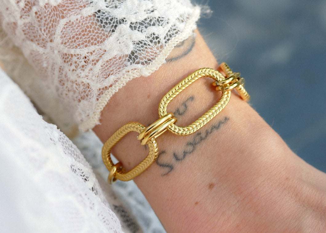grote goudkleurig schakel armband | stainless steel