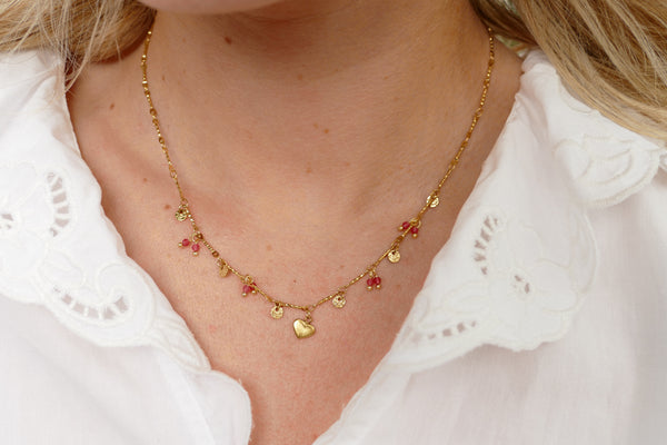 fijn collier met hartje en roze accenten | stainless steel