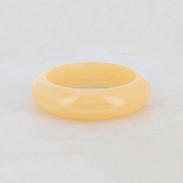 statement bangle van resin in butter yellow