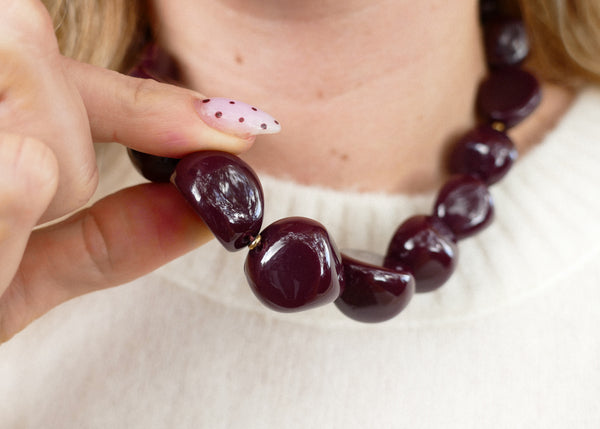 statement collier van donker bordeaux rode kralen