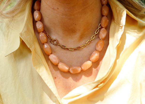 zalm roze statement collier