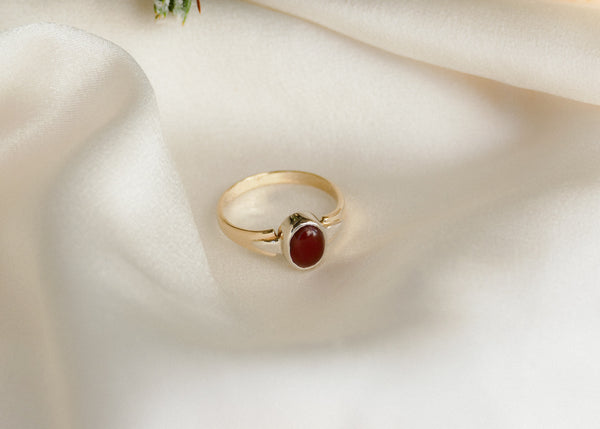 14 krt geel gouden vintage ring met robijn