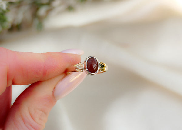 14 krt geel gouden vintage ring met robijn
