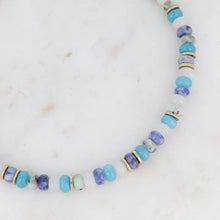 Afbeelding in Gallery-weergave laden, mineralen collier in knappe blauw tinten met wit
