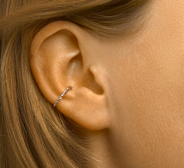 gevlochten earcuff vervaardigd van echt zilver