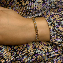 Afbeelding in Gallery-weergave laden, bolle schakel armband van echt goud met veeroog sluiting
