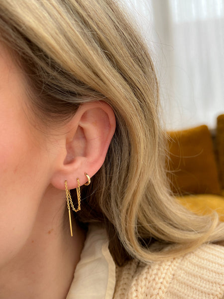 minimalistische doorrijg oorbellen van verguld goud | echt zilver