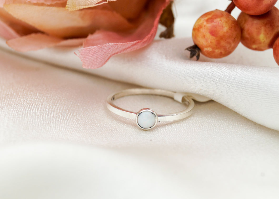 Oktober geboortesteen ring | opaal in echt zilver